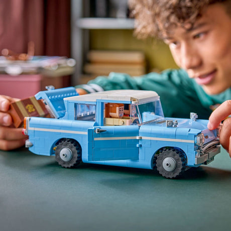 LEGO Harry Potter: Enchanted Flying Ford Anglia™