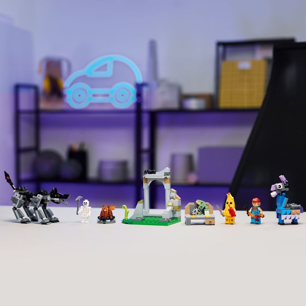 LEGO Fortnite: Peely & Sparkplug's Camp